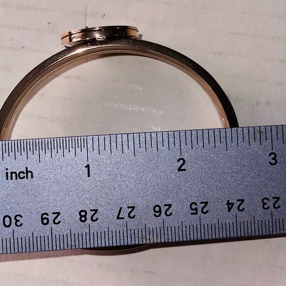 WOMEN'S STAINLESS STEEL GOLDEN BRACELET - Picture 7 of 9